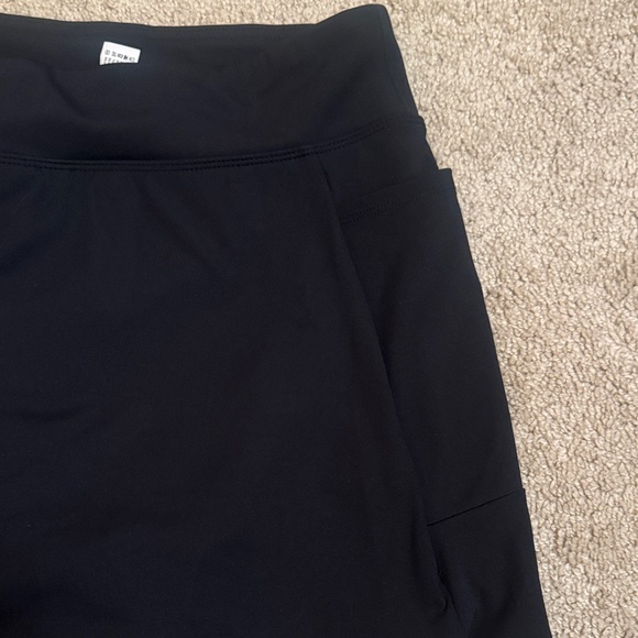 Yogalicious women’s athletic skirt - Picture 2 of 5